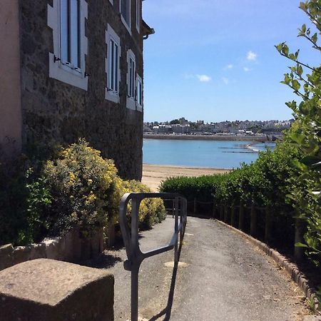 Le Dauphine 20M De La Plage แซ็งต์มาโล ภายนอก รูปภาพ